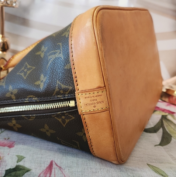 - `ღ´- ♥ -`ღ´ FABULOUS CONDITION `ღ´- ♥ -`ღ´ Authentic Louis Vuitton ALMA - Picture 13 of 17